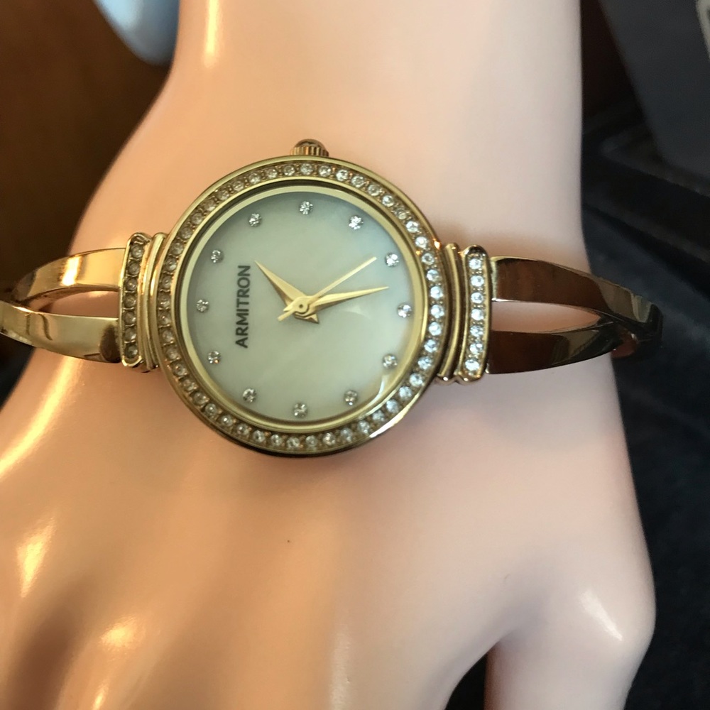 ✔️Armitron Ladies Watch 🌹 - Picture 5 of 9